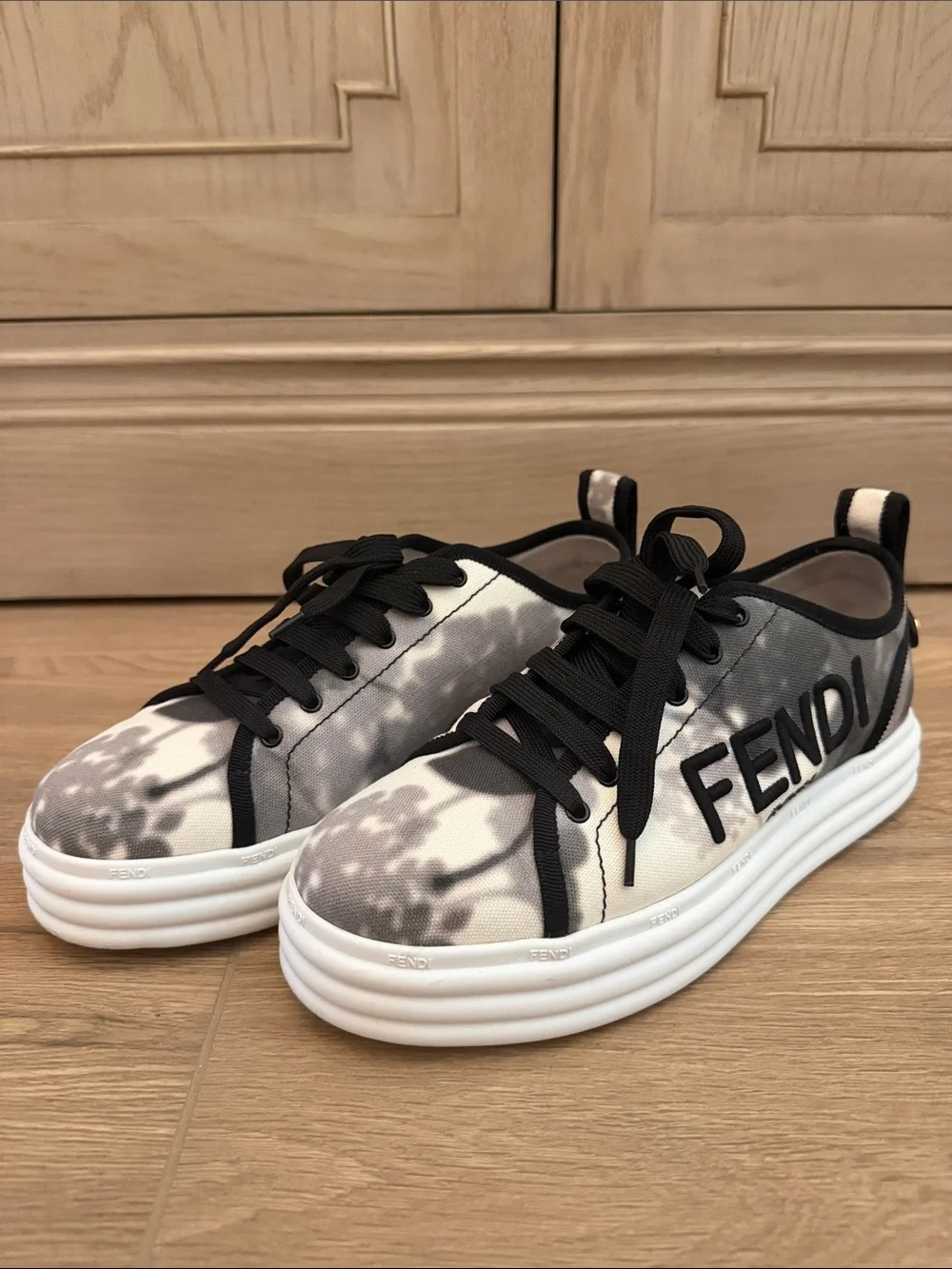 Fendi sneakers EU39